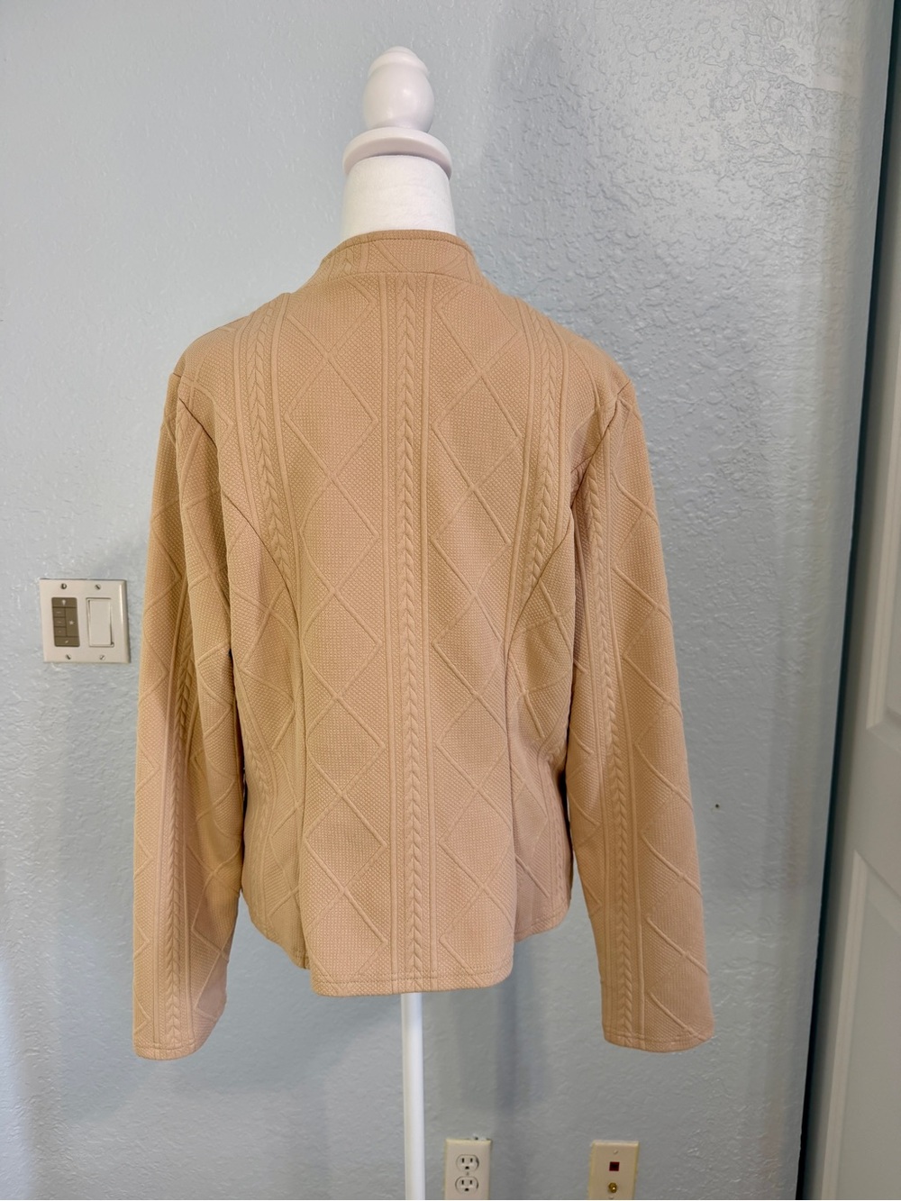 Beige Textured Knit Button-Front Jacket - Picture 3 of 8